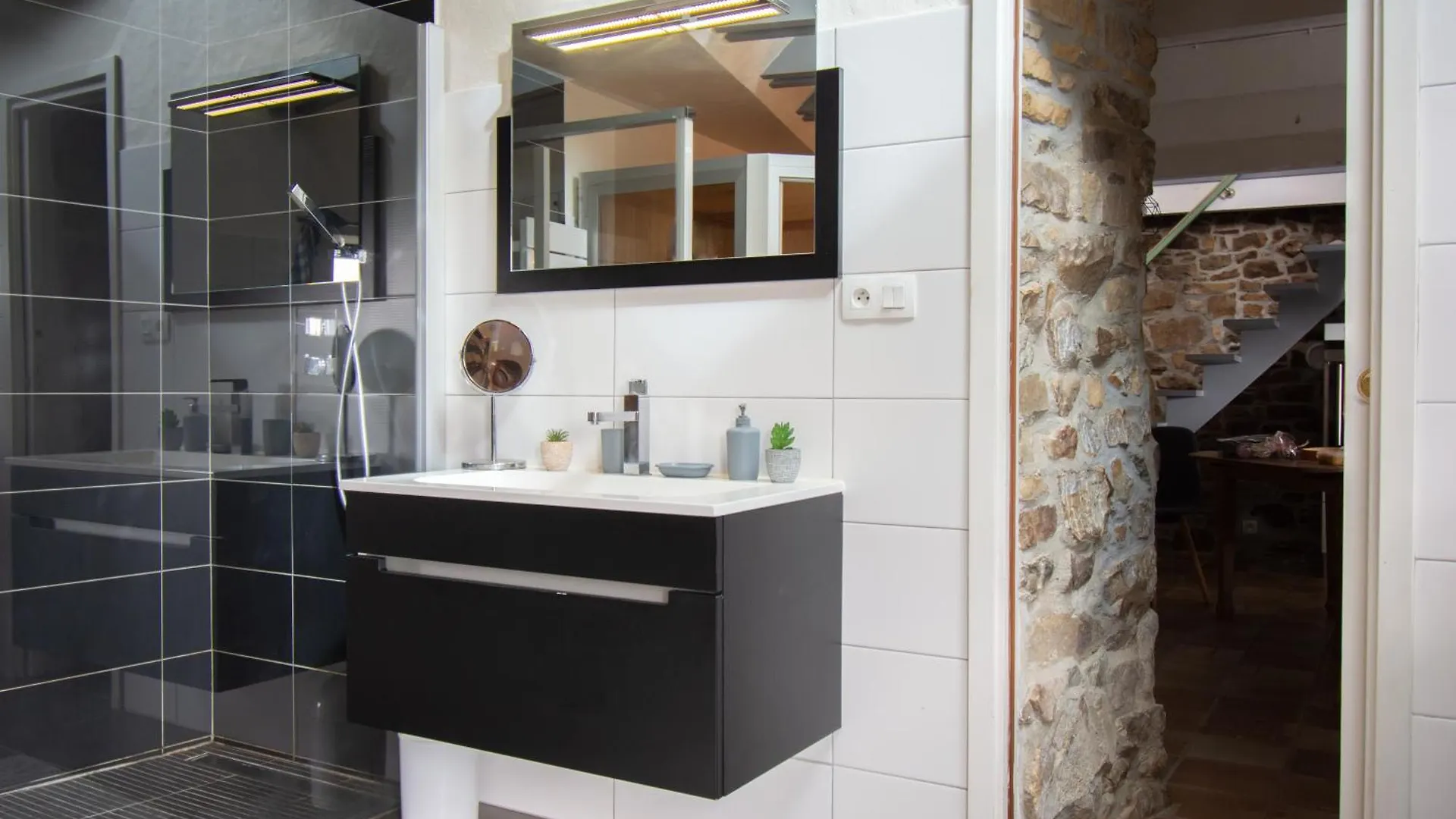 Holiday home Ti Vaen I Maison Traditionnelle Bretonne & Sauna Lanveoc France