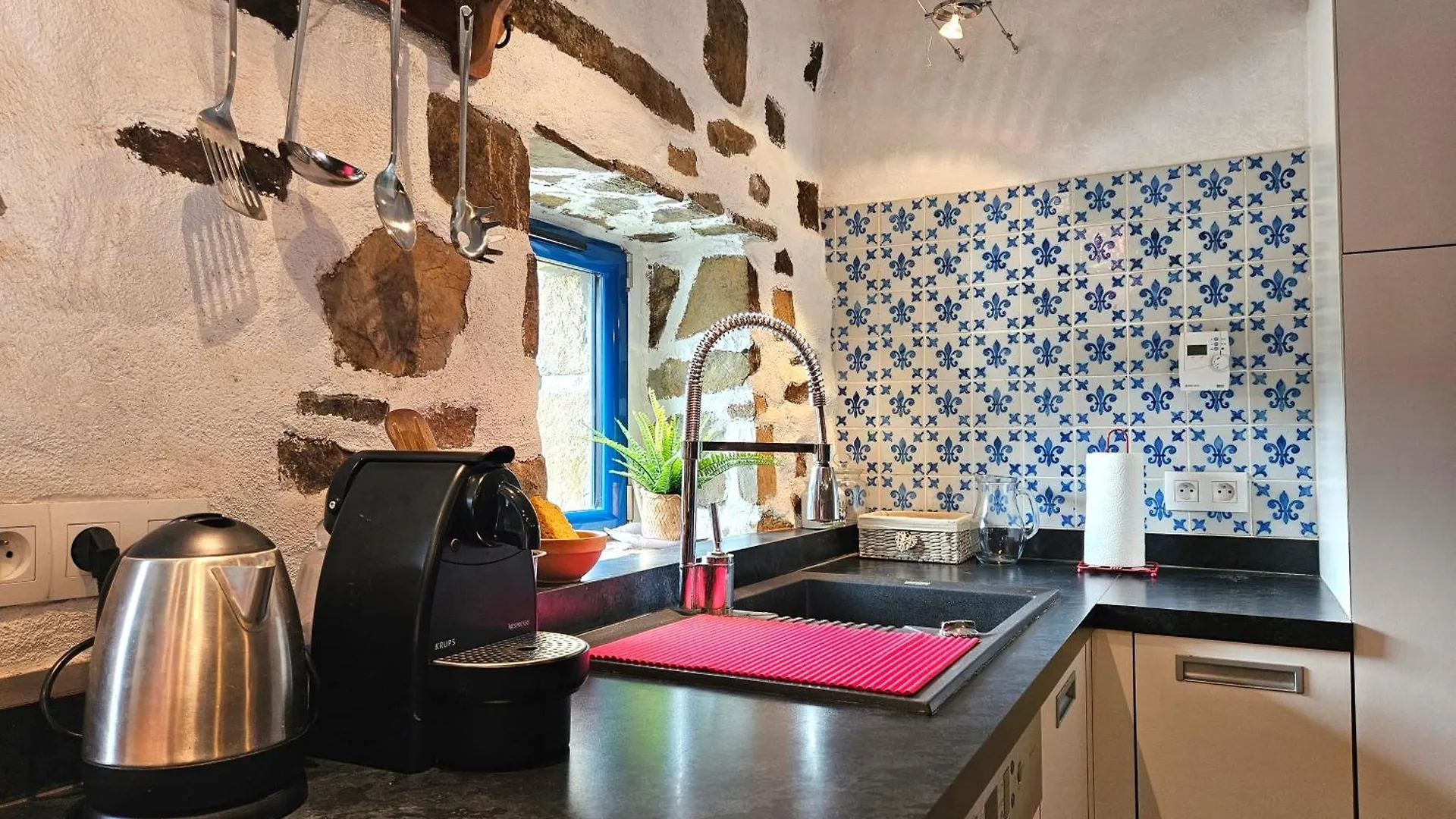 Ti Vaen I Maison Traditionnelle Bretonne & Sauna Lanveoc 0*,  France